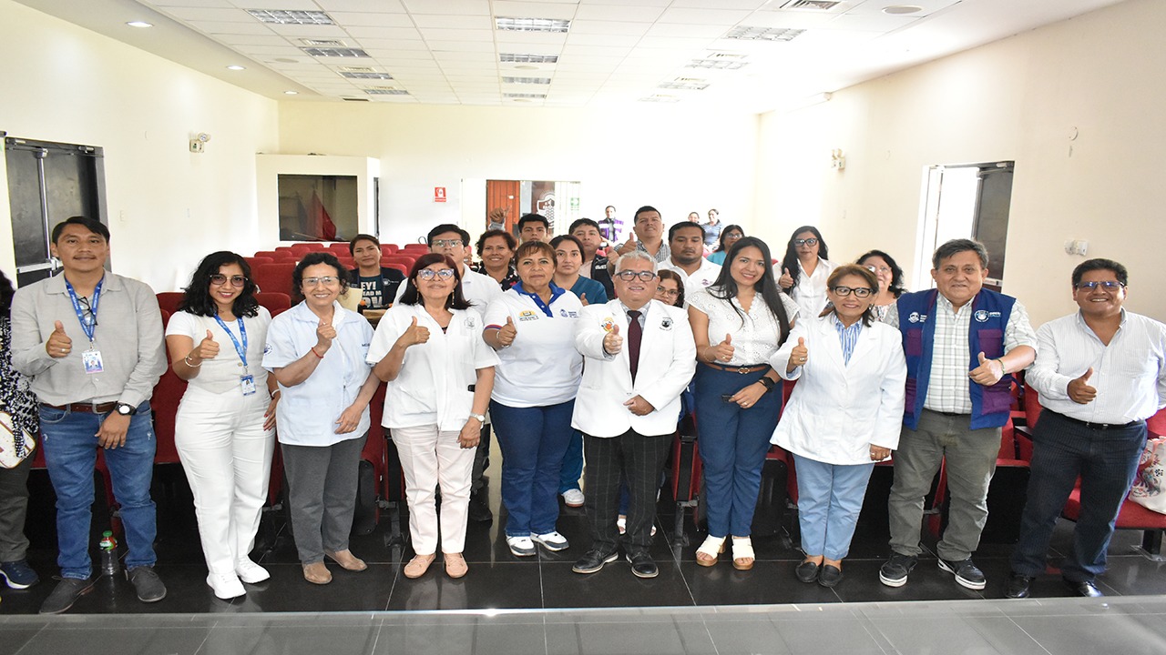 Foto protocolar con todos los participantes de la reunión del CRS
