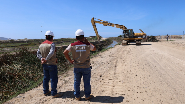 En la actividad trabaja una excavadora de brazo largo