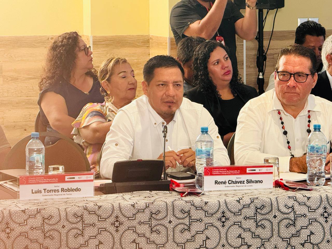 "El gobernador René Chávez presenta propuestas en CONADIF para impulsar el desarrollo fronterizo"