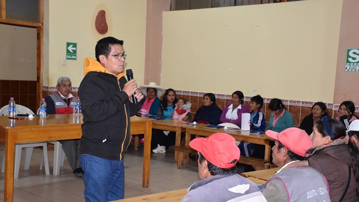 Servidores de la unidad ejecutora realizando charlas de sensibilización