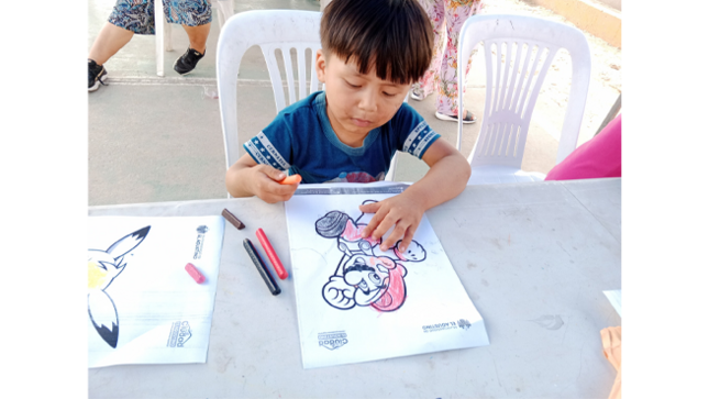 Este evento fue posible gracias al apoyo de la Municipalidad de El Agustino, a través de la Oficina de Participación Ciudadana.
Los vecinos pudieron acceder a los servicios gratuitos de: corte de cabello, manicure, caritas pintadas, dibujos para pintar, juegos inflables y carritos eléctricos.