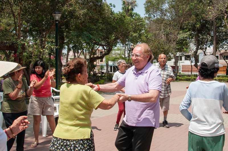 Con talleres descentralizados continuaron actividades en favor de los adultos mayores