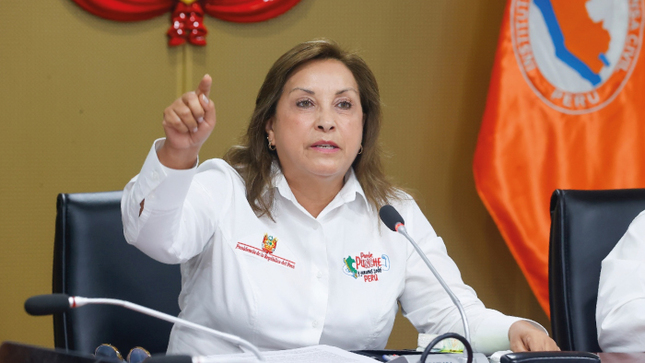 Presidenta Boluarte invoca a fuerzas democráticas a defender la democracia y la Constitución