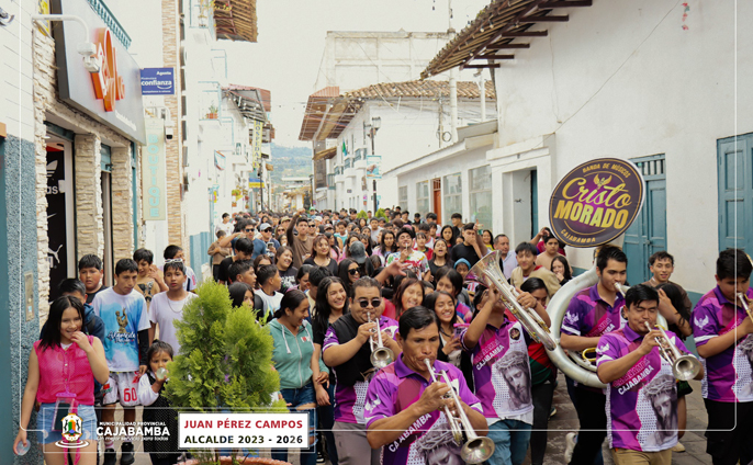 Cuarta globeada del Carnaval de la Diversidad Cajabamba 2025