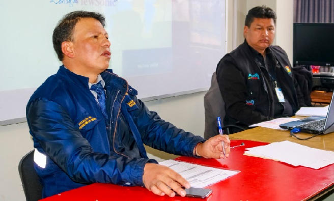 Inspectores de transporte reciben capacitación de la fiscalía para garantizar el orden durante la festividad de la Virgen de la Candelaria