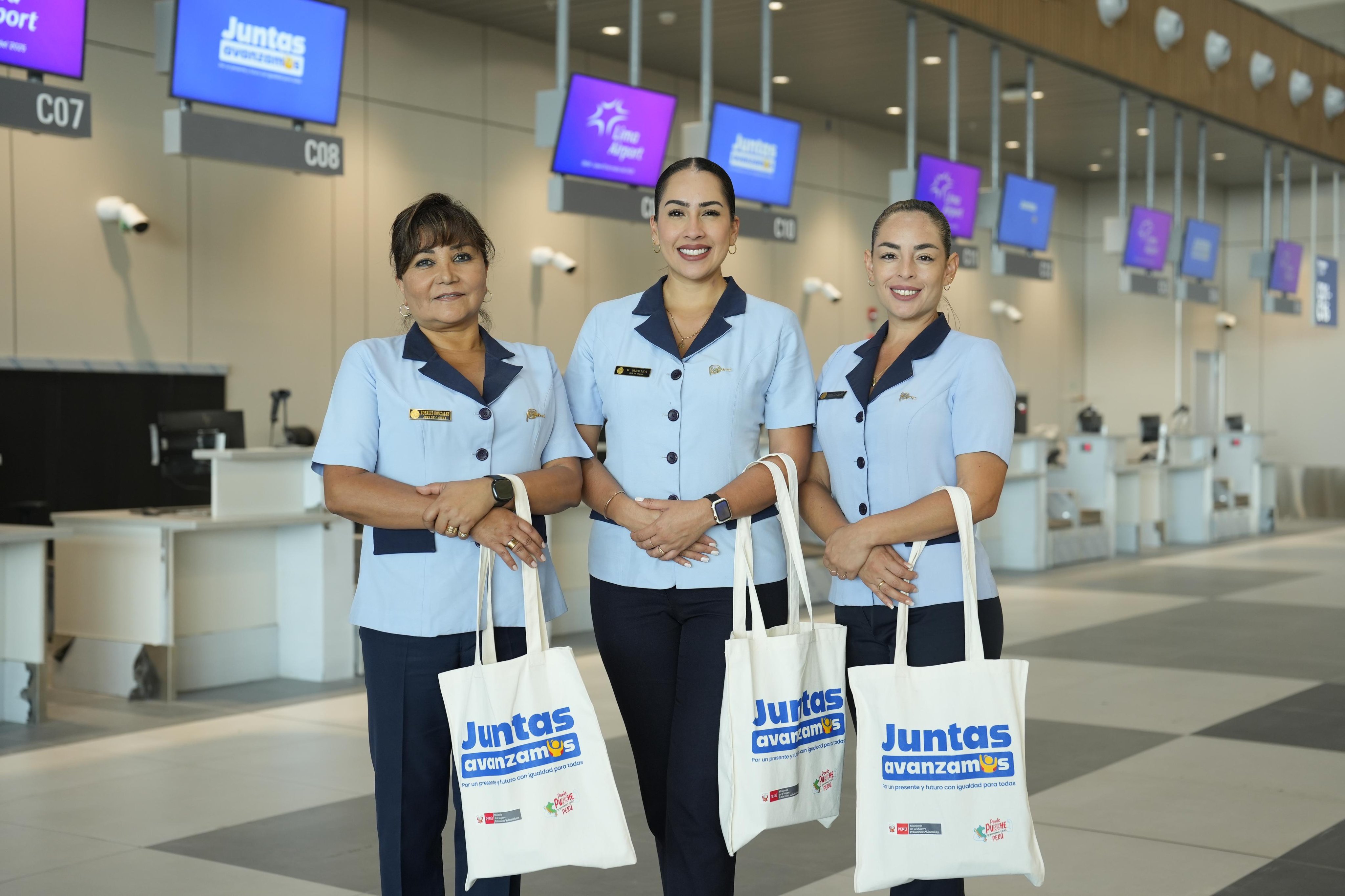 “Mujeres que vuelan alto”: Trabajadoras del nuevo aeropuerto Jorge Chávez son reconocidas por el MIMP