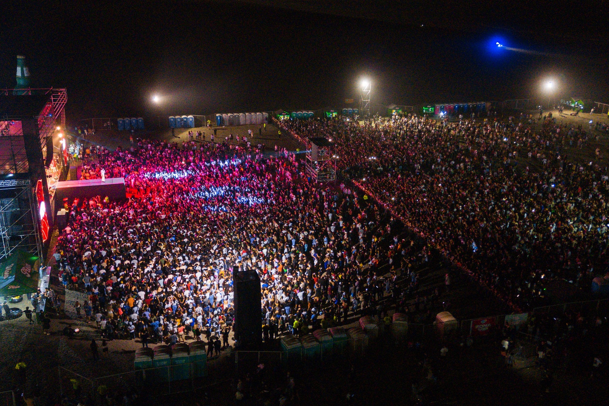 Más de 30 mil personas vibraron en un concierto inolvidable, disfrutando de música y alegría con artistas como Armonía 10, Charlie Aponte, Jossy Love, La Factoría, Son Tentación y Xplosión Karibeña.