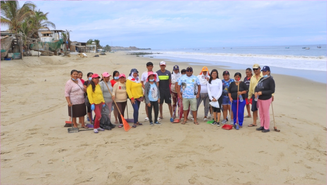 Foto Campaña conjunta de limpieza de playas