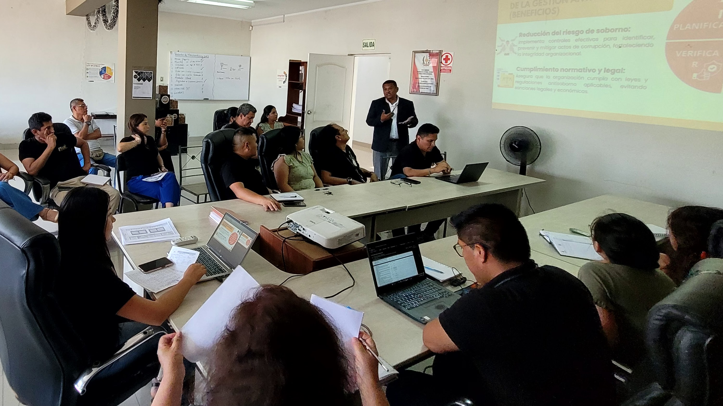 Personal en capacitacion ISO 37001