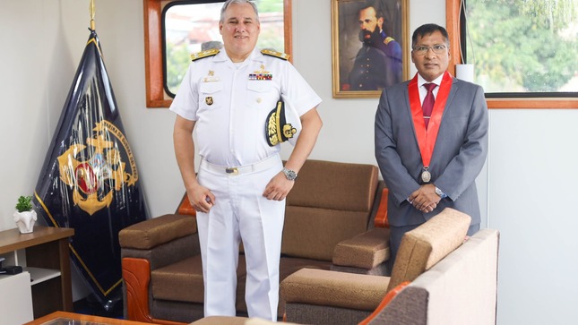 Presidente de la Corte de Ucayali participó en la ceremonia de zarpe del B.A.P. “Río Ucayali I” y B.A.P. “Curaray” 