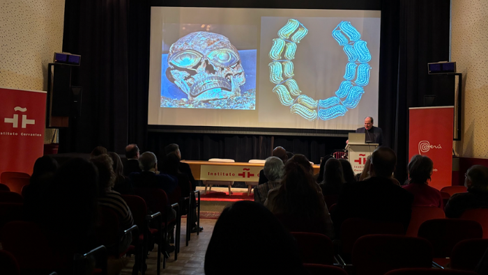 Embajada del Perú en Países Bajos organizó conferencia "Lambayeque, paisaje sagrado y tumbas reales"