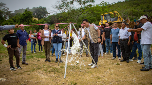 Foto de Colocación de primera piedra