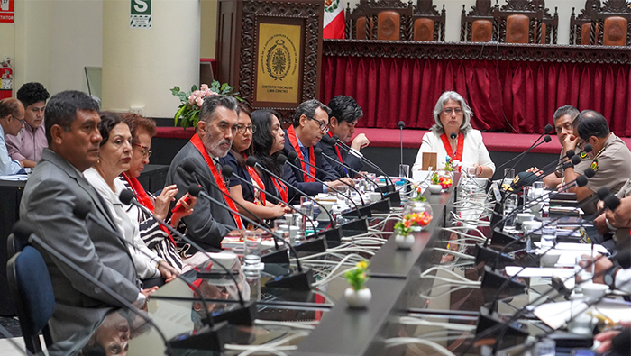 participó junto a la Presidenta de la Junta de Fiscales Superiores del Distrito Fiscal de Lima Centro, de la reunión interinstitucional entre el Ministerio Público, Policía Nacional del Perú y gobiernos locales a fin de coordinar acciones encaminadas en mejorar la seguridad ciudadana