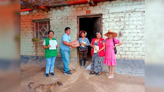 Entrega de productos del Programa Vaso de Leche