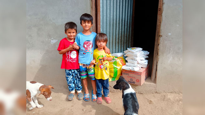 Entrega de productos del Programa Vaso de Leche