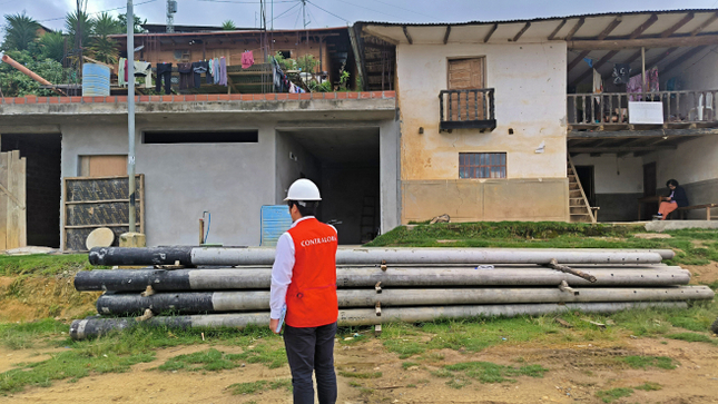 Amazonas.– La Contraloría General identificó retrasos en los pagos que podrían extender la suspensión del proyecto de mejoramiento y ampliación de redes eléctricas en Pisuquia, paralizado desde el 1 de diciembre de 2024. Además, la falta de control técnico adecuado podría generar sobrecostos y afectar la culminación de la obra, valorizada en S/ 7 138 441, impactando a 1796 habitantes que aún esperan el acceso a un servicio esencial.