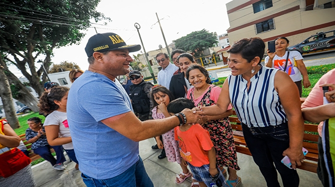Alcalde Fernando Velasco recibió el apoyo de los vecinos 