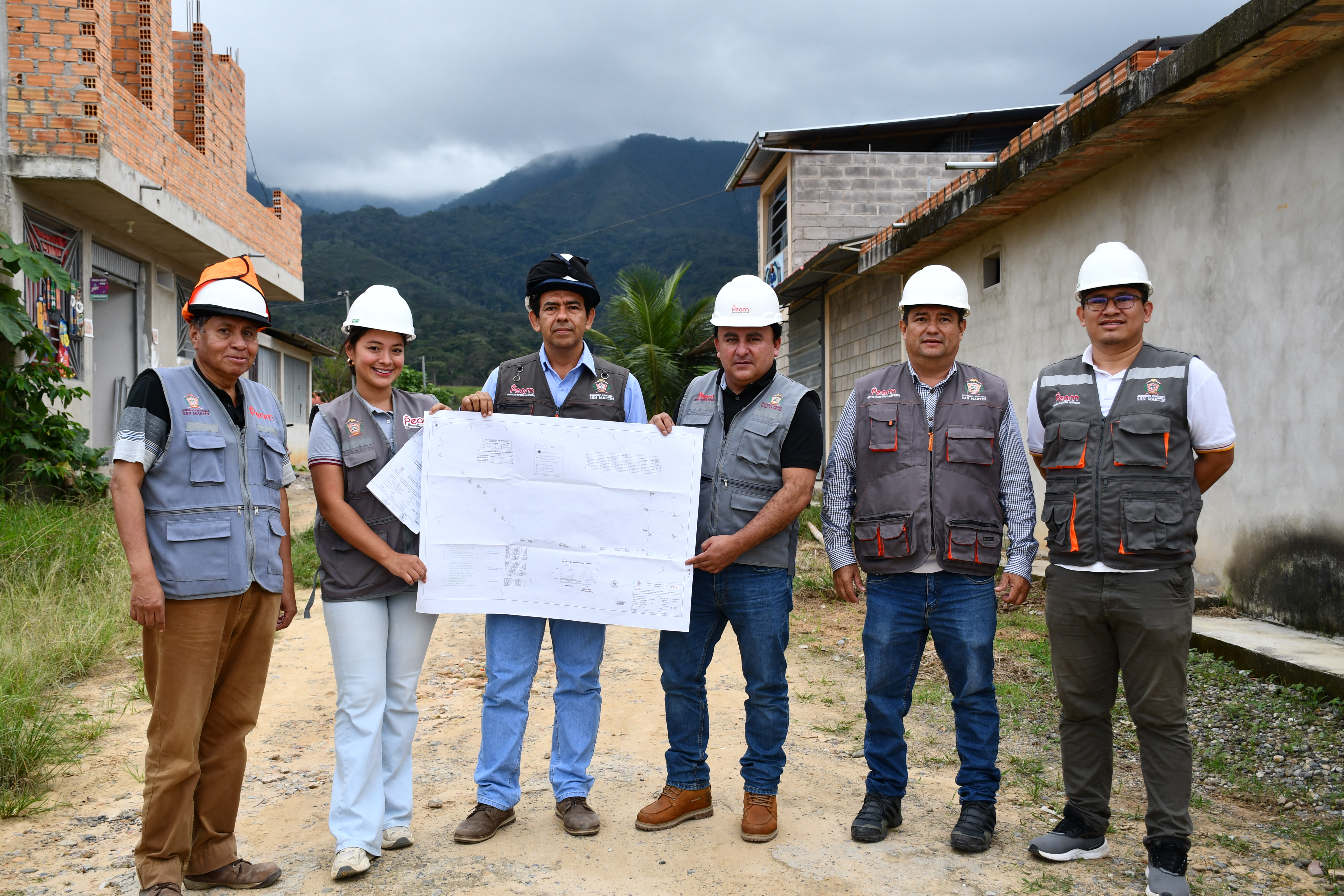 GORESAM entrega terreno para el COAR en Moyobamba