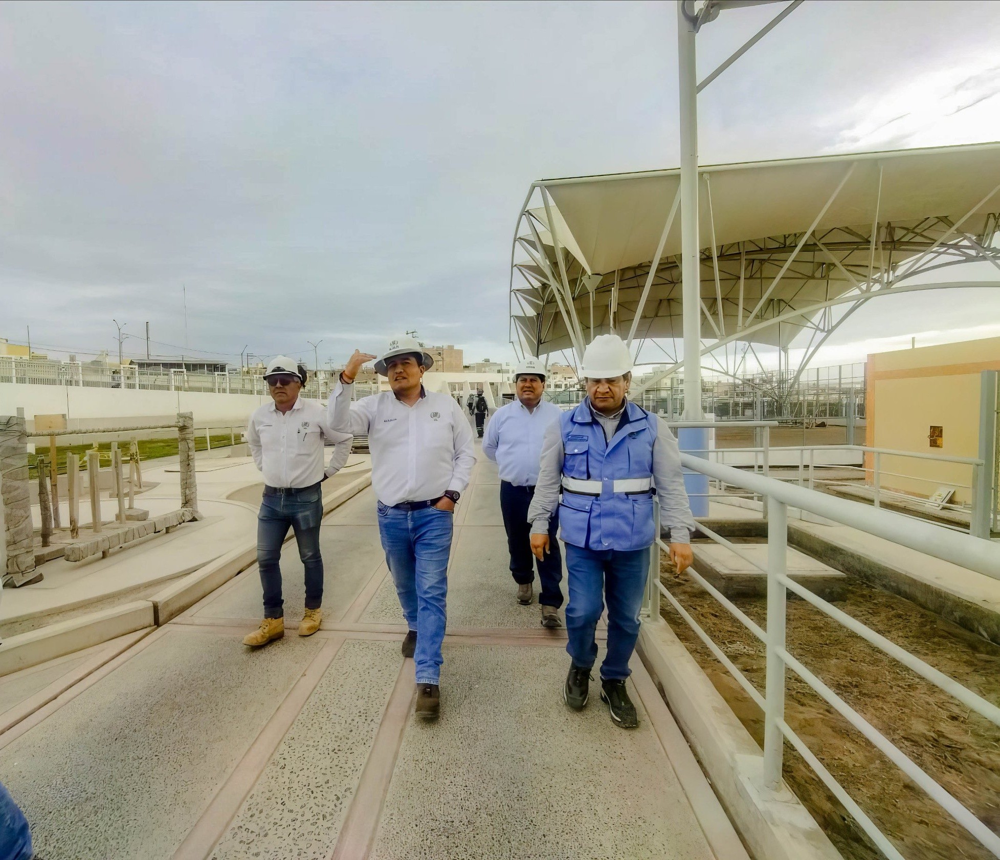 Autoridad edil y su equipo técnico realiza seguimiento a proyectos para garantizar su avance y culminación.