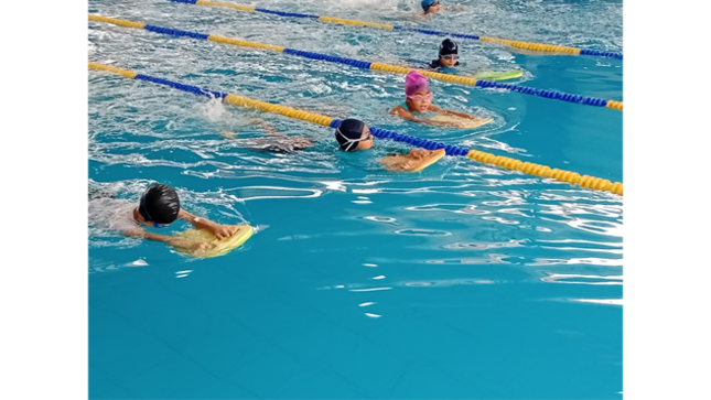 Cada prueba fue una oportunidad para superar límites, competir con determinación y compartir momentos inolvidables con sus familias y entrenadores.
Este evento no solo resaltó el alto nivel competitivo de nuestros nadadores, sino que también celebró su esfuerzo y crecimiento. 🌟 La gran premiación y entrega de diplomas se llevará a cabo este domingo 9 de marzo en el Complejo Deportivo Padre Chiqui. ¡No te lo pierdas!
🏅 Felicitaciones a todos los participantes por su dedicación y espíritu deportivo! 👏💦