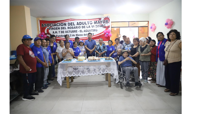 Fue una ocasión especial llena de emociones, donde compartieron y disfrutaron en la compañía de nuestro alcalde, Richard Soria.
Los presentes vivieron un momento ameno, ¡incluso bailaron junto a nuestro burgomaestre! Richard Soria expresó su agradecimiento y felicitaciones a todos los participantes, resaltando la importancia de seguir participando en los talleres que se siguen desarrollando para su bienestar y desarrollo.