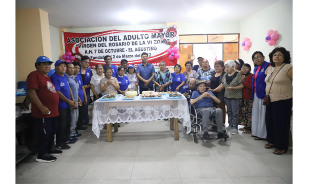 Fue una ocasión especial llena de emociones, donde compartieron y disfrutaron en la compañía de nuestro alcalde, Richard Soria.
Los presentes vivieron un momento ameno, ¡incluso bailaron junto a nuestro burgomaestre! Richard Soria expresó su agradecimiento y felicitaciones a todos los participantes, resaltando la importancia de seguir participando en los talleres que se siguen desarrollando para su bienestar y desarrollo.