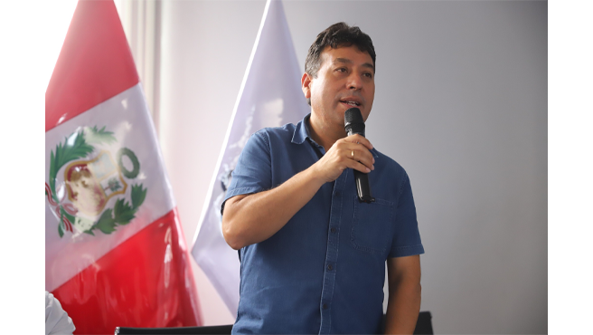 Asimismo, se colocó un banner en el frontis de la municipalidad como símbolo de nuestro compromiso con la equidad y el respeto a los derechos de todas.