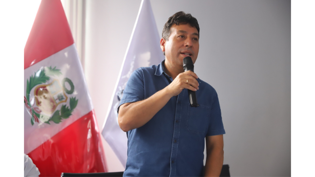 Asimismo, se colocó un banner en el frontis de la municipalidad como símbolo de nuestro compromiso con la equidad y el respeto a los derechos de todas.