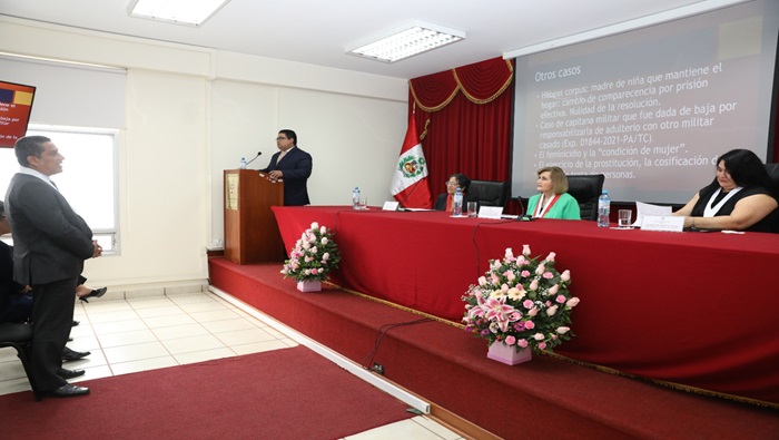 Presidenta del TC Luz Pacheco brinda charla magistral en la Corte Superior de Justicia de Lima Sur