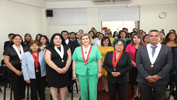 Presidenta del TC Luz Pacheco brinda charla magistral en la Corte Superior de Justicia de Lima Sur