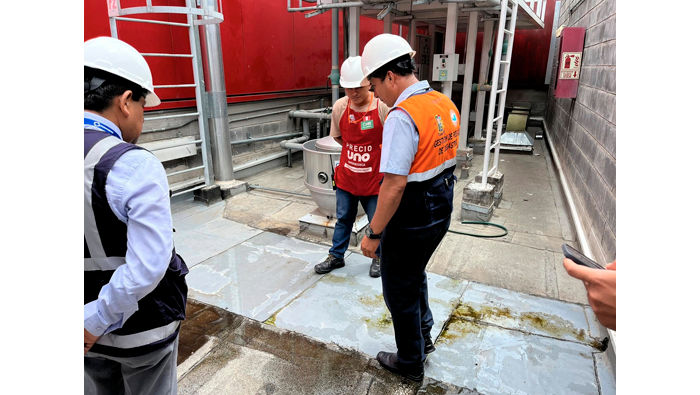 Inspeccionan Hiperbodega Precio Uno.