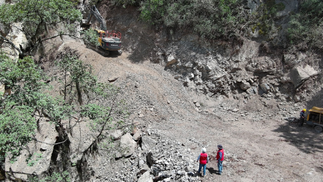 Apurímac.-  La Contraloría General recomendó a la Municipalidad Provincial de Abancay adoptar las acciones correctivas correspondientes en torno a la construcción del nuevo relleno sanitario en el sector Sayhuapampa, perteneciente a la comunidad Juan Velasco Alvarado, ya que por su ubicación y acceso incumpliría normativa vigente en materia medioambiental.