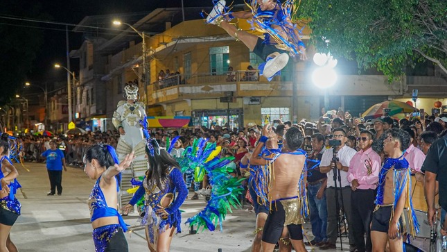 En Catacaos, Ño Carnavalón dejó festivo mensaje Apoteósico y multicolor corso cerró el Carnaval Bicentenario