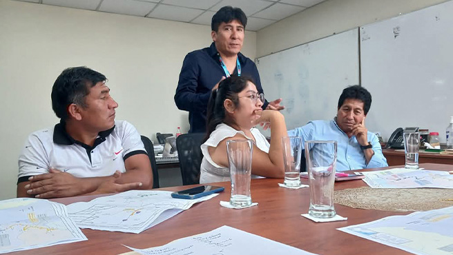 Alcalde de Huarmey gestiona la intervención de vías que unen distritos altoandinos de la provincia en pro vías descentralizado