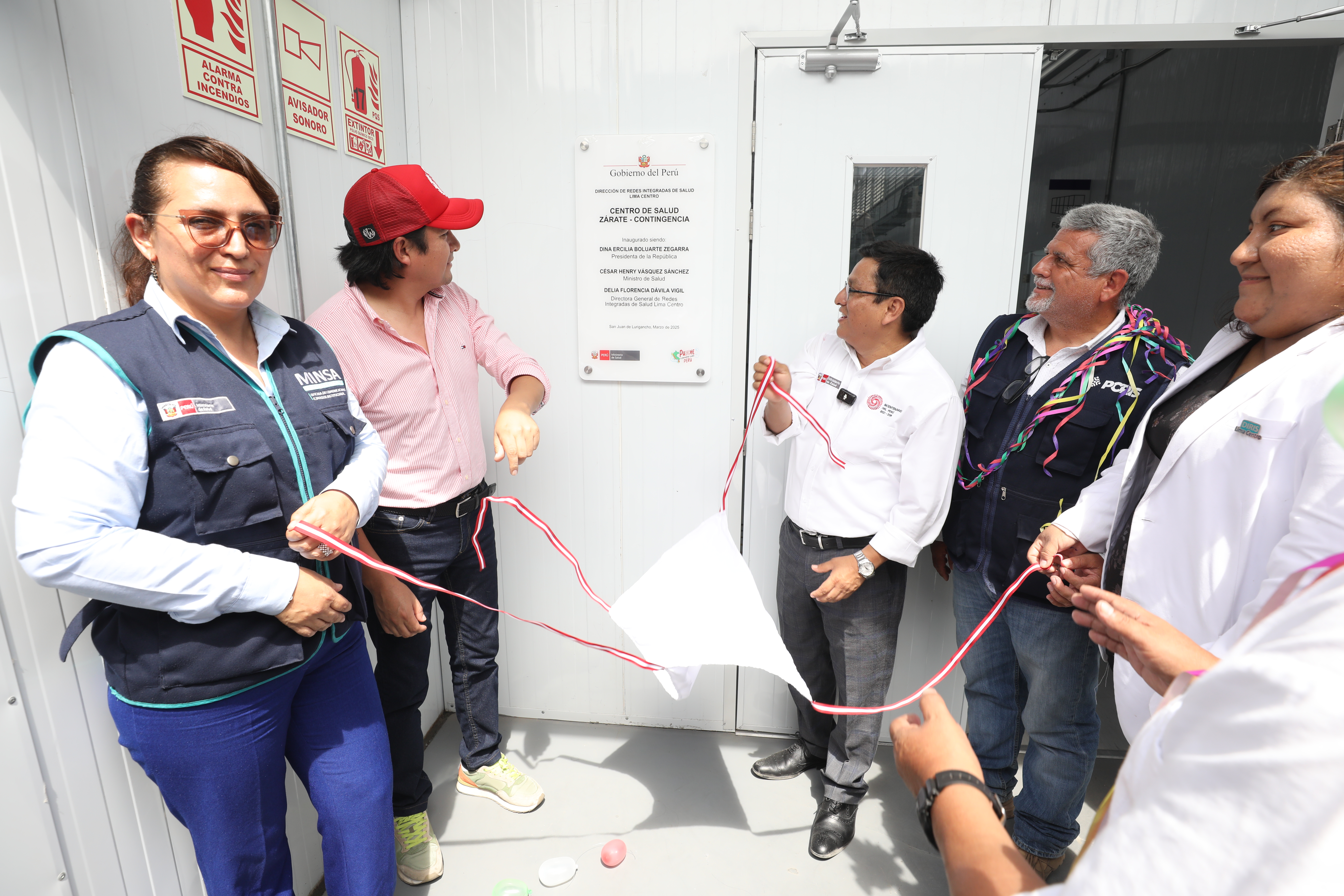 Develación de Placa Recordatoria por inauguración del Centro de Salud Zárate - Contingencia.