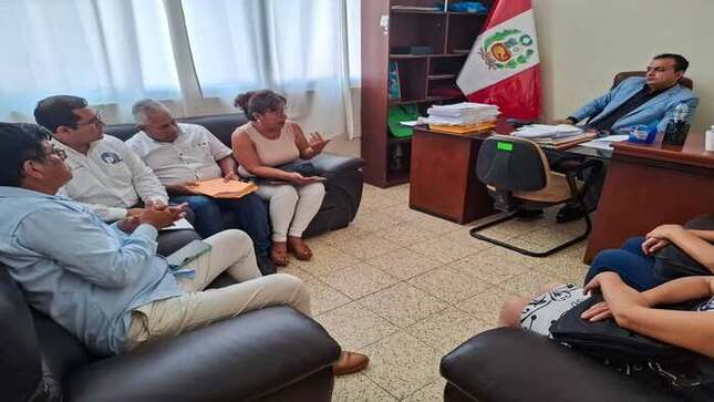 Director regional de Educación se reúne con sindicato para agilizar procesos administrativos