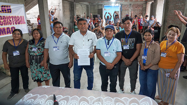 ¡ Tomando Juramento y Entrega de Credenciales a la Junta Directiva del AA.HH Vila San Cristóbal !