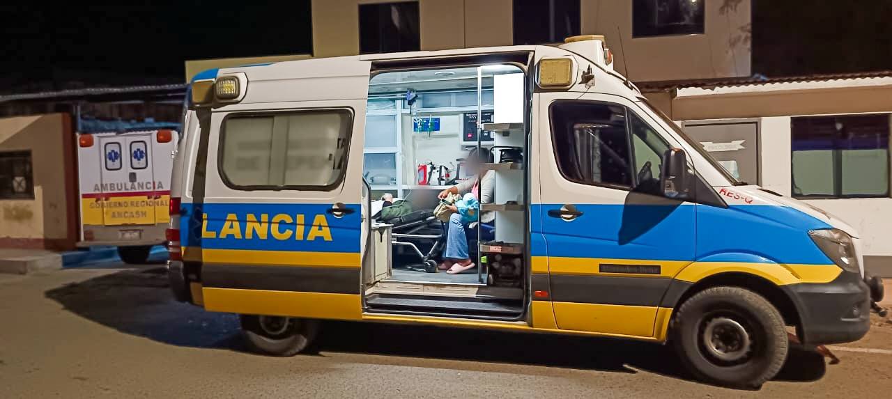 Traslado de paciente al hospital Eleazar Guzmán Barrón de Nuevo Chimbote