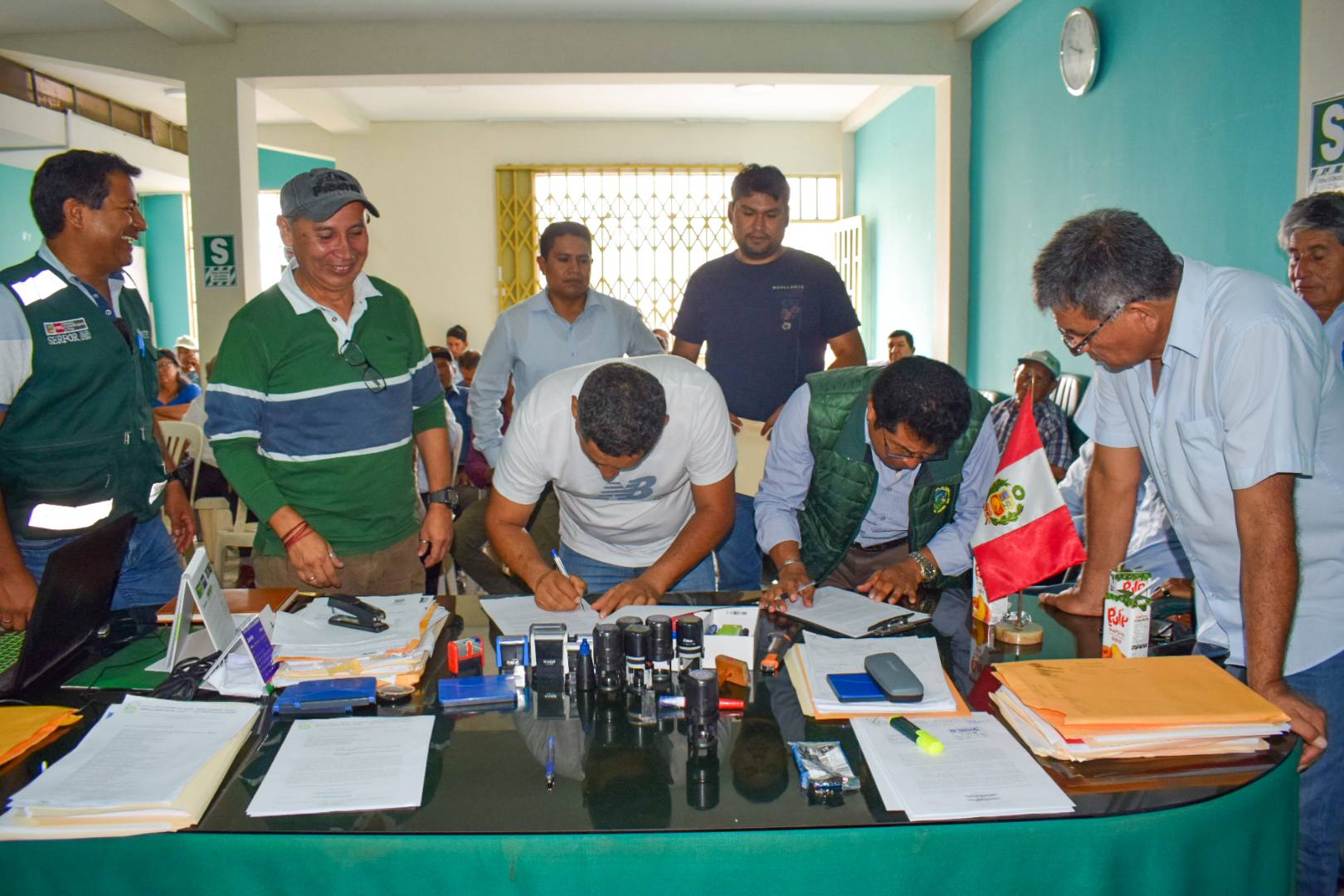 Alcalde Manuel Figueroa participa de reunión de coordinación en las instalaciones de la Junta de Usuarios de Nepeña