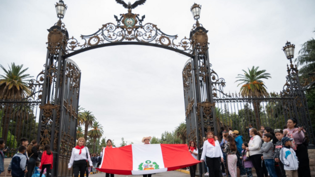Perú destaca en Fiesta Nacional de la Vendimia de Mendoza