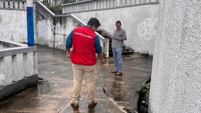 Loreto.- La Contraloría General de la República alertó a la Municipalidad Provincial de Maynas sobre la existencia de deficiencias constructivas en la obra de reparación de la Plaza Ramón Castilla ubicada en Iquitos, que fue ejecutada con una inversión de S/ 327 762.