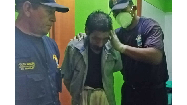 Policías municipales dignifican la vida de indigentes en Huarmey