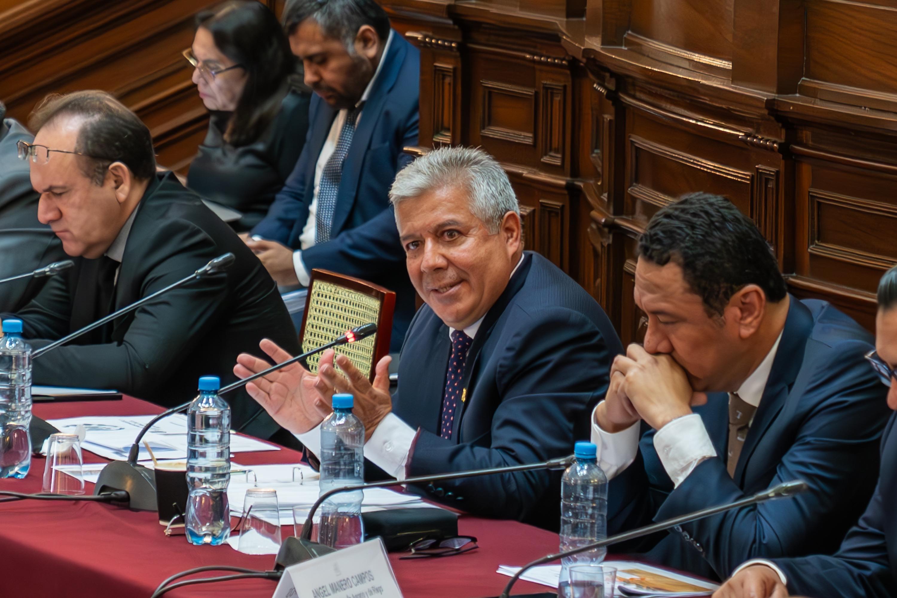 El titular del sector Defensa sustentó las modificaciones presupuestales para el 2025.