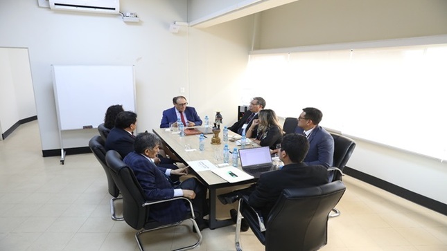 Magistrado del TC Gustavo Gutiérrez recibió visita de trabajo de funcionarios del Ministerio del Interior y la Policía Nacional del Perú