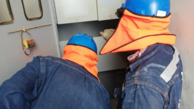 Enosa trabaja para restablecer servicio eléctrico en Talara Alta tras robo de infraestructura eléctrica 