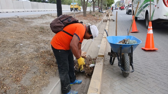Limpieza en Av. Sánchez Cerro