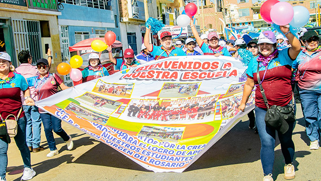 Autoridades participan del pasacalle del buen inicio del año escolar 2025 en Huarmey