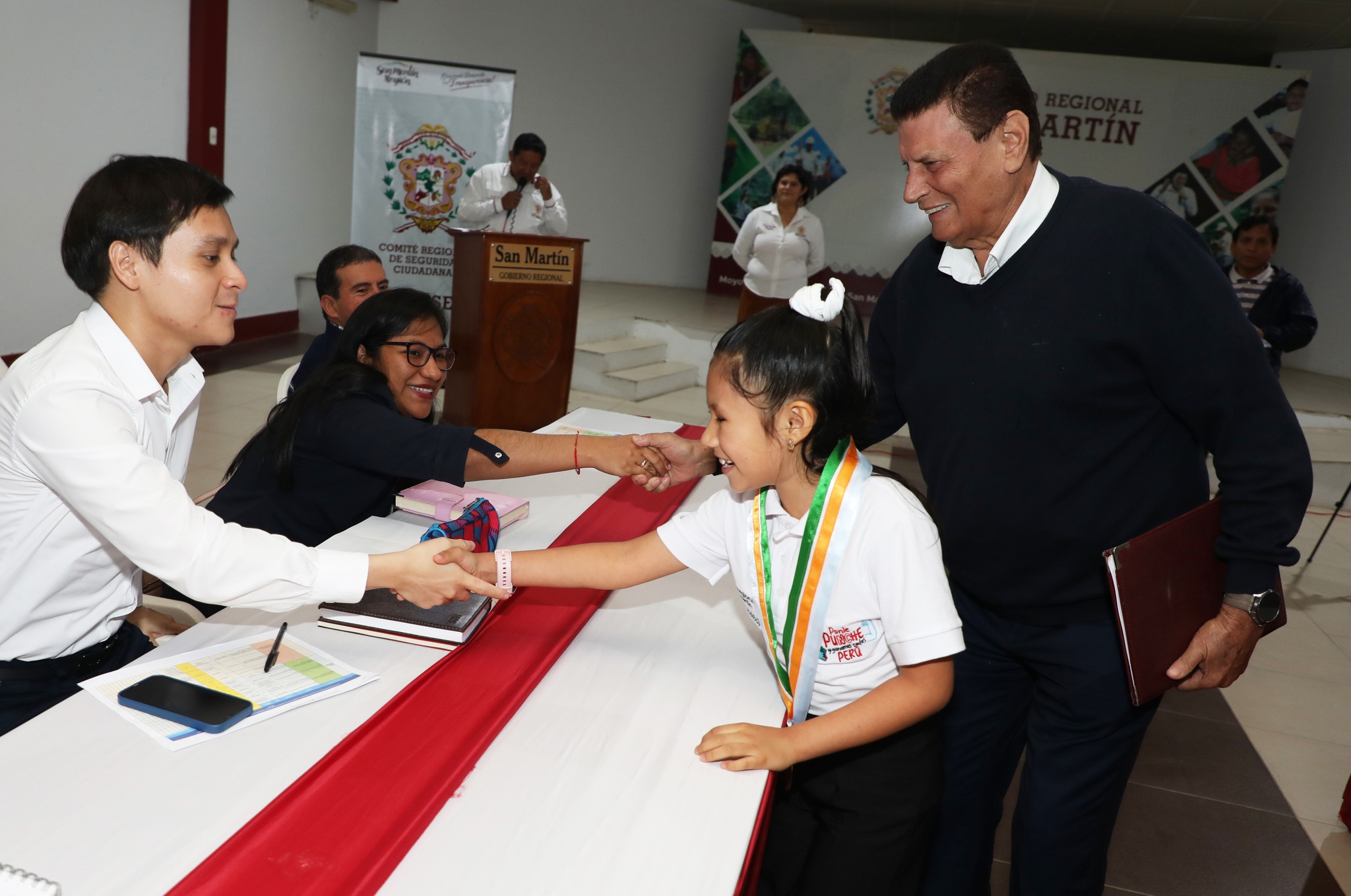 Niña gobernadora participó en sesión del Instancia Regional de Concertación.