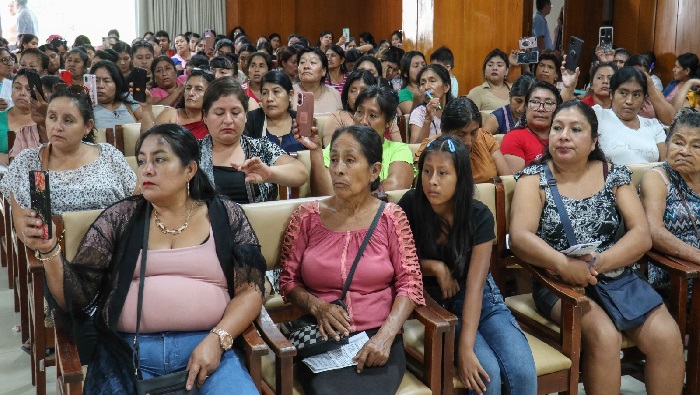 Madres de comedores populares