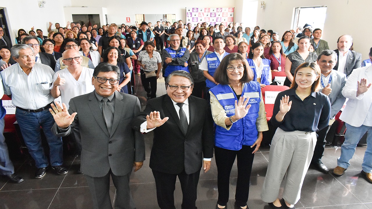 Foto protocolar, luego de la inauguración
